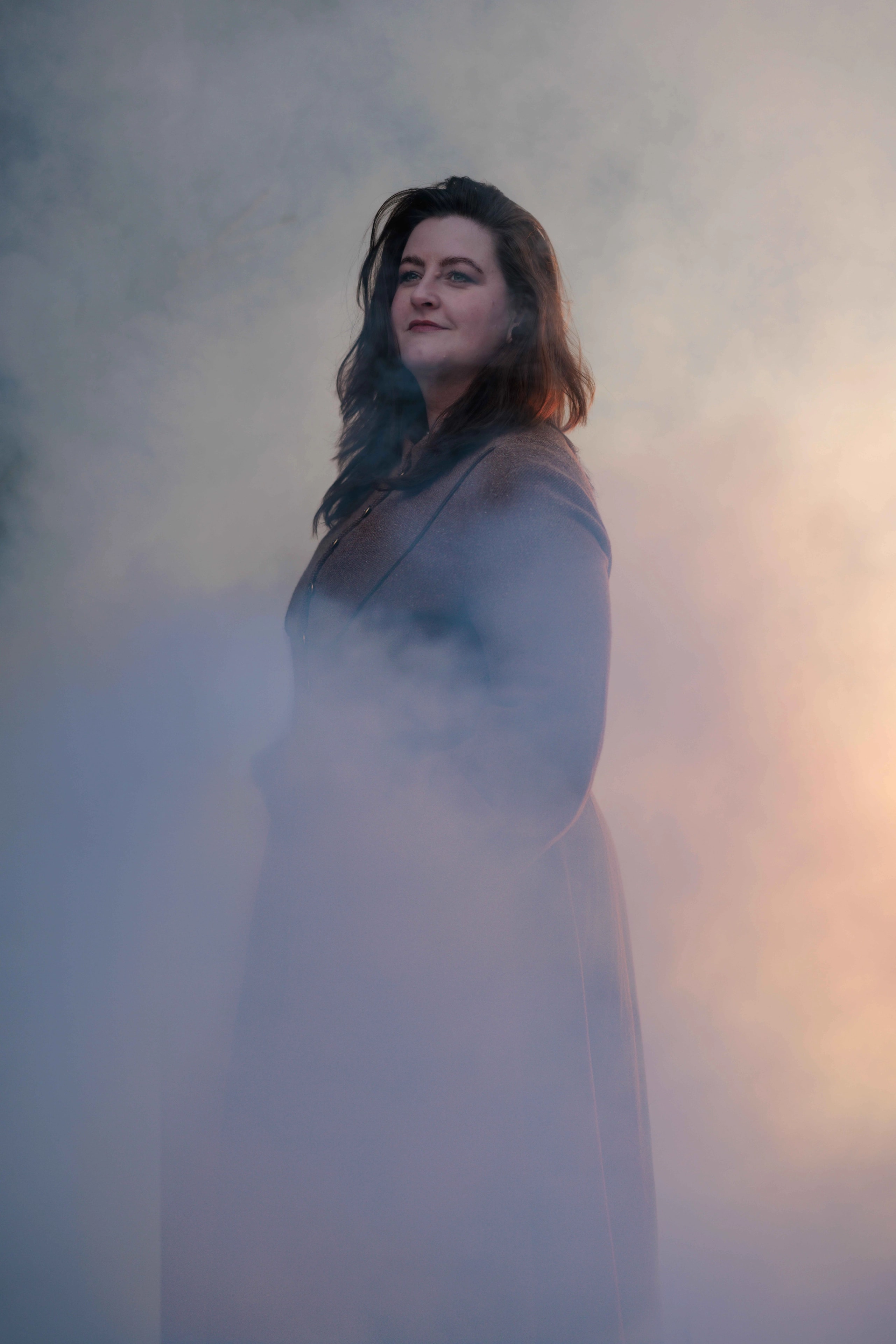 Nicole Woldrich im Nebel — The Deepening