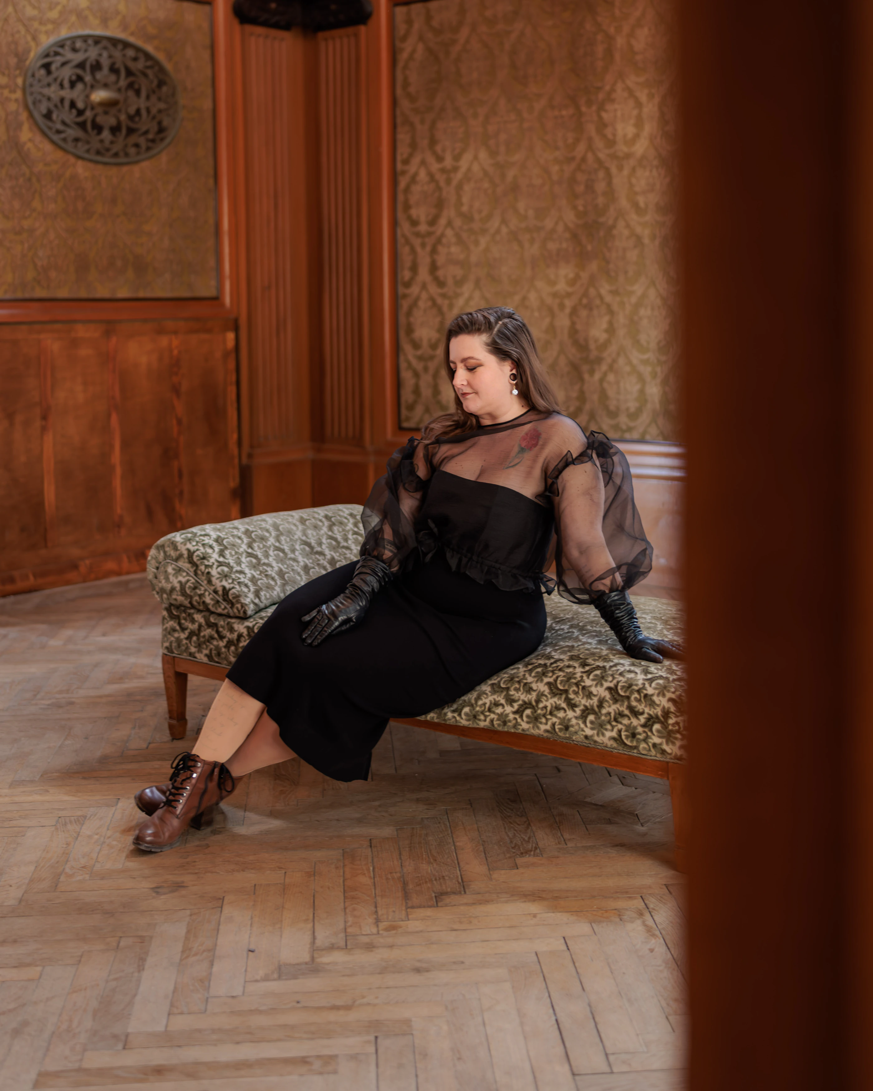 Nicole Woldrich auf der Chaiselongue