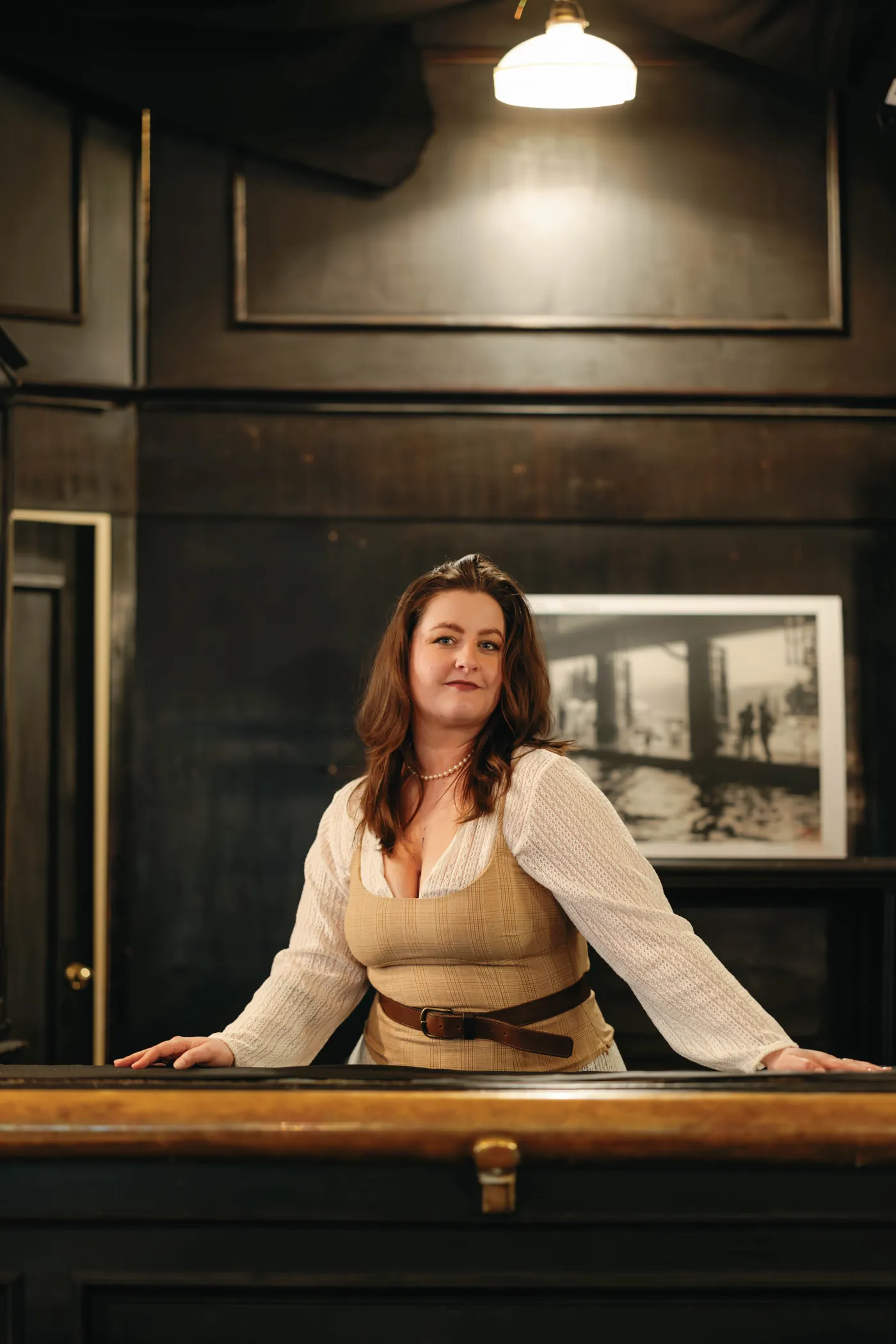Nicole Woldrich an der Bar